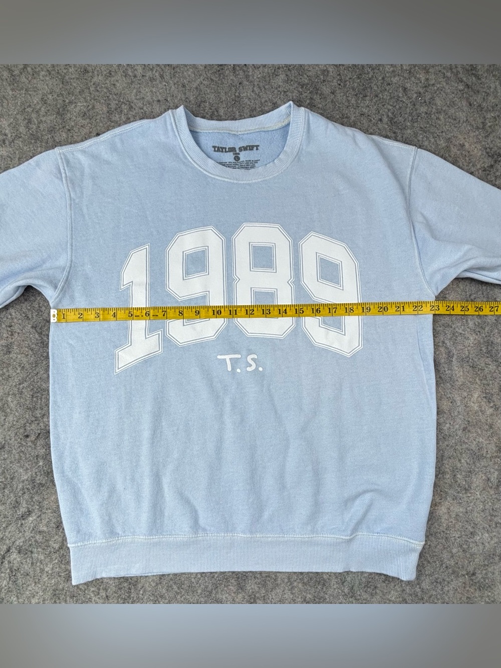 Taylor Swift | 1989 Light Blue Crewneck Sweatshirt | Women’s Size Large - Picture 7 of 8
